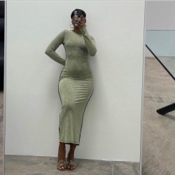  Autumn Solid Color Round Neck Slim Dress